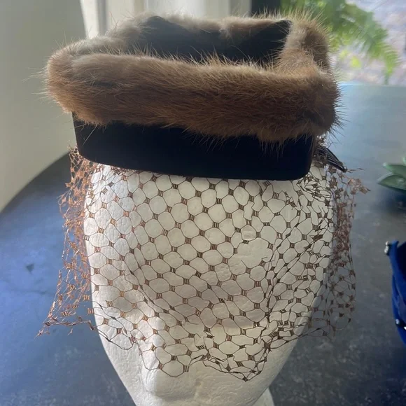 Vintage Mink Hat EUC Vintage Mink Pelts Fur Cap / Hat With Black Velvet EUC DB | eBay main image 3